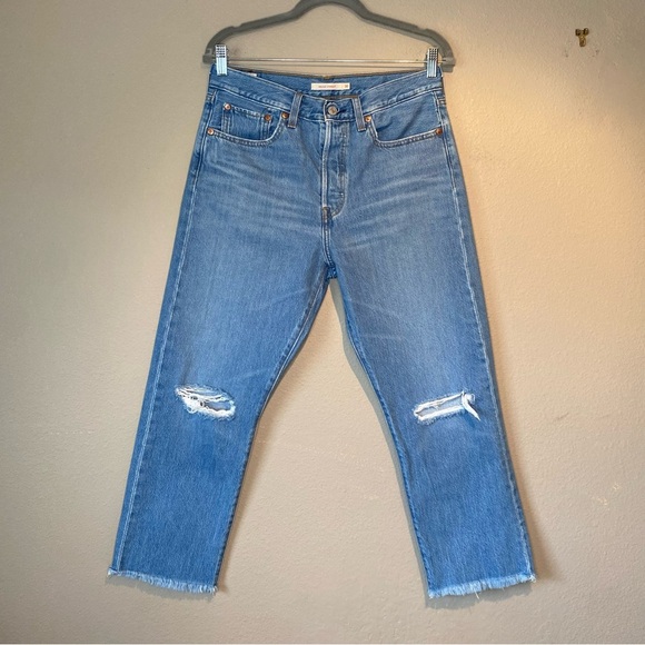 Levi's Denim - Levi’s Premium Quality Wedgie Straight Distressed Raw Hem Denim Jeans. Size 30